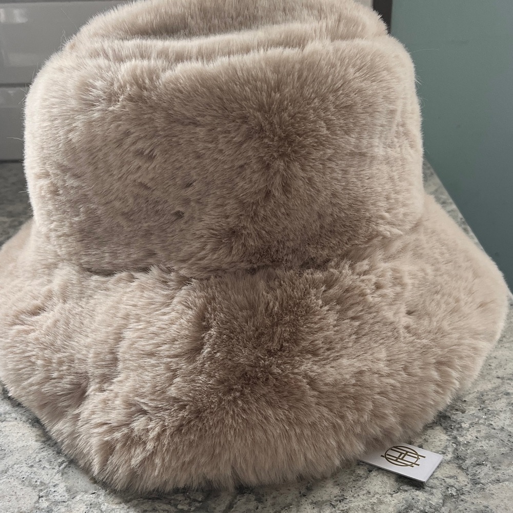 House of Harlow 1960 Faux Fur Hat